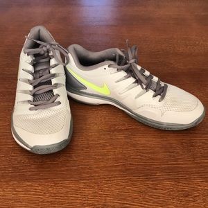 Nike Shoes - Nike Tennis Shoes Nike Shoes - Nike Tennis Shoes